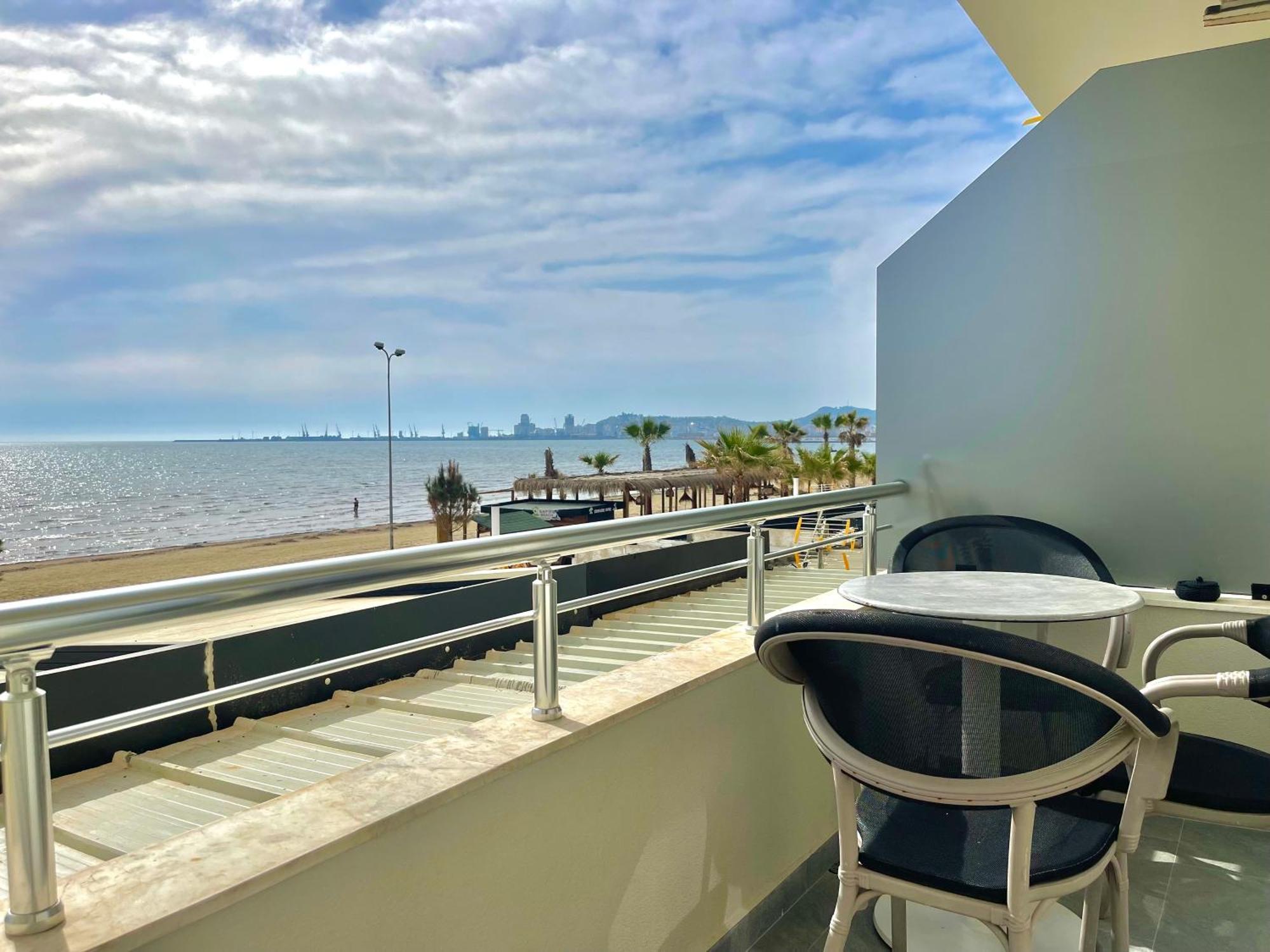 Luxurious Cozy Seaview Apartment Дуррес Екстер'єр фото